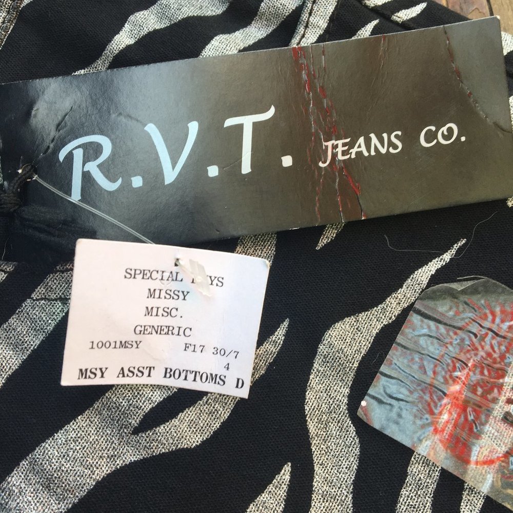 R.V.T Animal Print Stretchy Wax Jeans NWT 7/8 - Picture 6 of 6